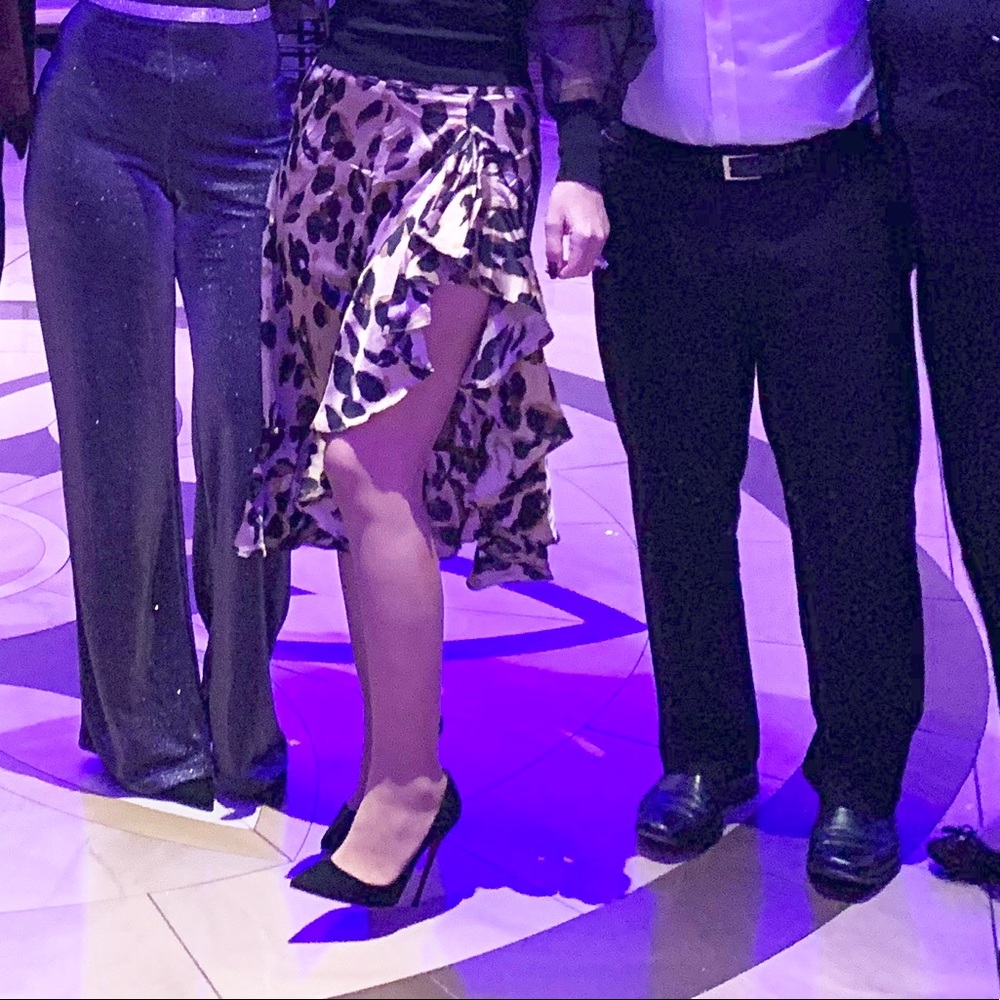 Ruffle Hem Leopard Print - image 3